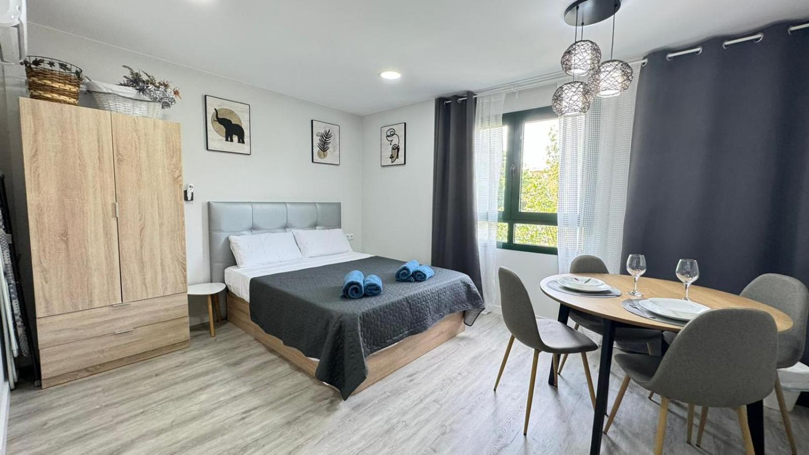 Appartement Versus Near Of Arts Iii *